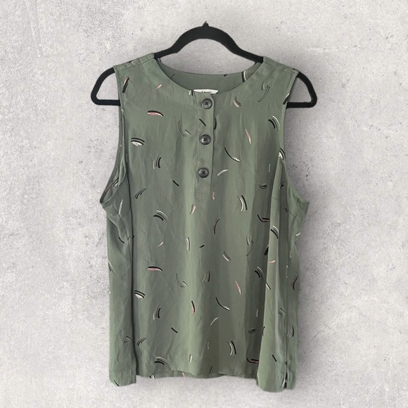 Reitmans Tops - Reitmans Sleeveless Blouse Size XL